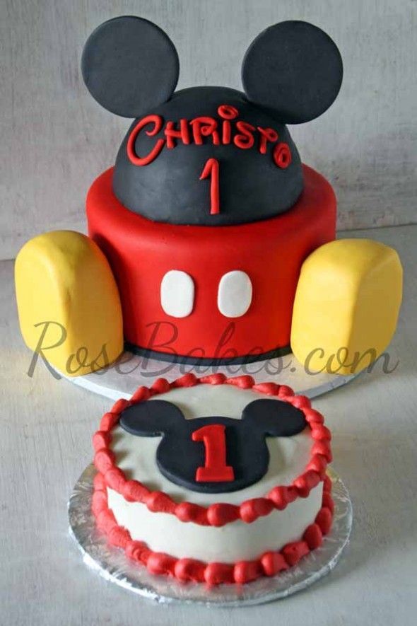 Love this idea for Adrians First B-Day! Mickey Mouse Cake and Smash Cake