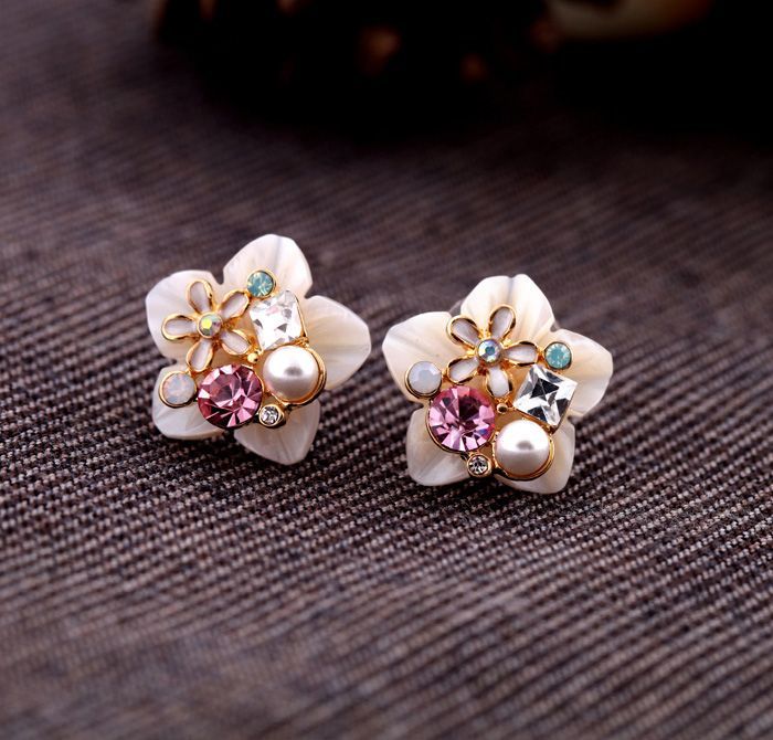 Lovely Floral Shell Stud Earrings  – New In
