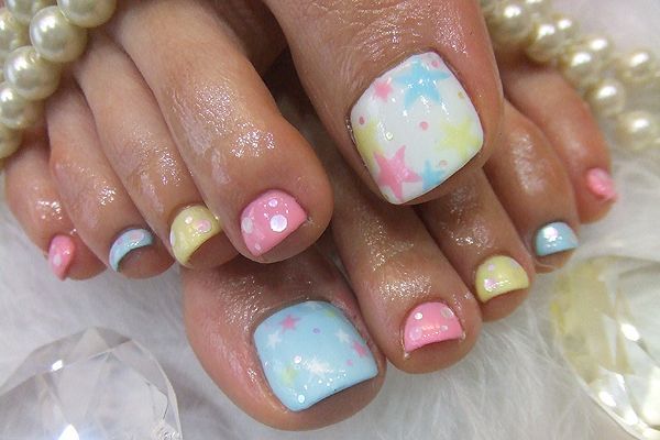 Party Pedi- this is will bee adorable on the beach!