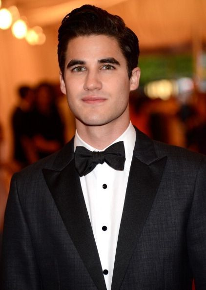 I didnt think it was possible to be this attractive…  Darren Criss