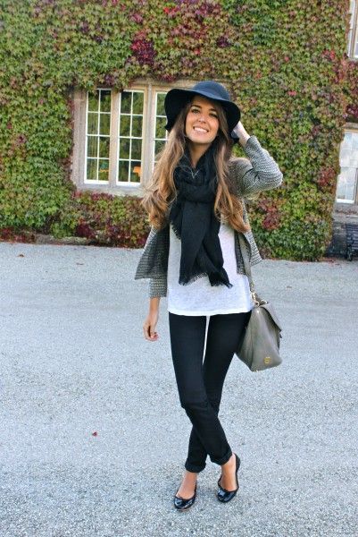 I’ve been looking for a cute way to wear my big floppy black hat
