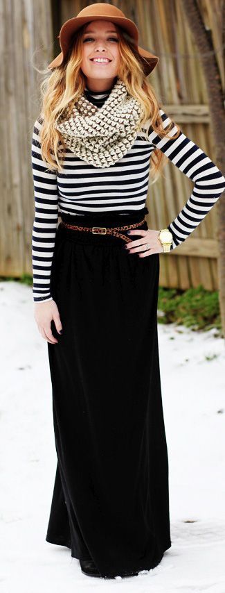 Floppy hat, maxi skirt and strips –