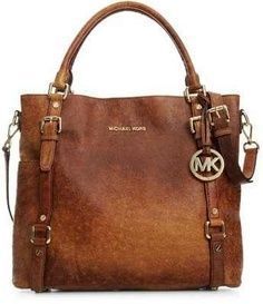 Love ,love , so beautiful bag, I love Michaelkor very much. MK!!