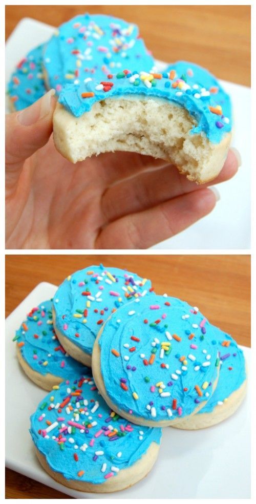 Soft Lofthouse Style Frosted Cookies…Unbelievably soft sugar #cookies with a delicious buttercream frosting!