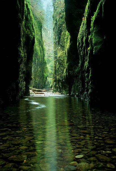 Emerald Gorge, Columbia Riv