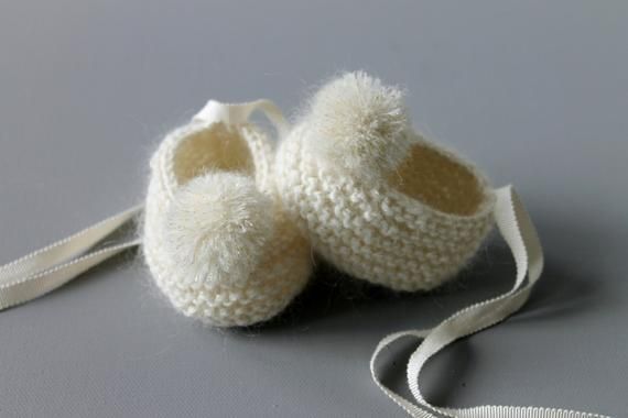Full cashmere and mohair baby set, baby booties, baby hat and baby mittens.
