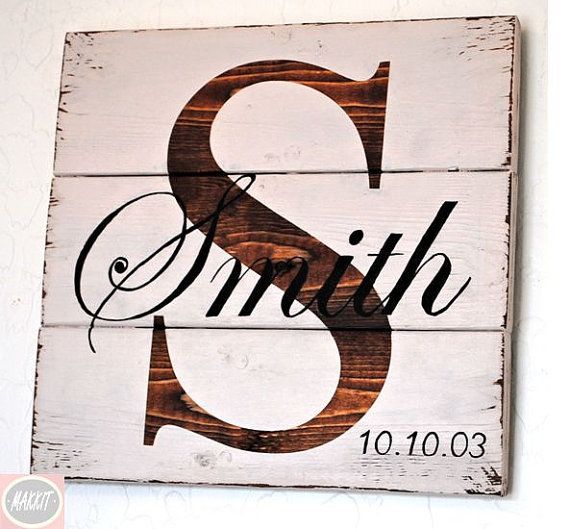 Rustic Distressed Pallet Wo