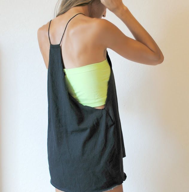 I usually dont like most t-shirt refashions but this is cute and doable. Trash To Couture: DIY: 5 min Tshirt Refashion