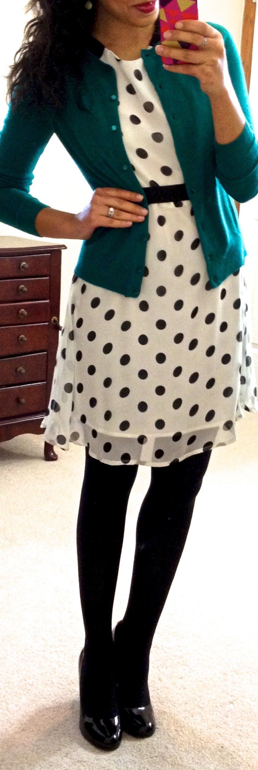 polka dot dress, cardigan, black tights, black shoes.  {teacher fashion outfit Lehrerin Kleidung}