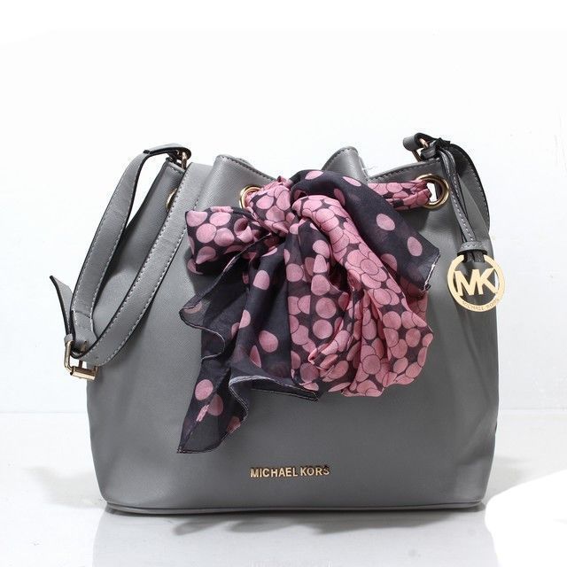 This is so excellent bag. Look! You will get surprise.$71.00 #michael #kors #handbags