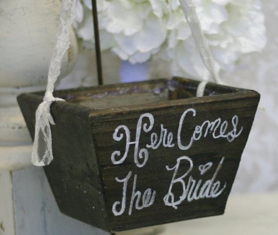 @Emma Craft Flower Girl Basket Here Comes The Bride..Layla…this is super cute! Logan has a wooden sign and Sami a wooden basket