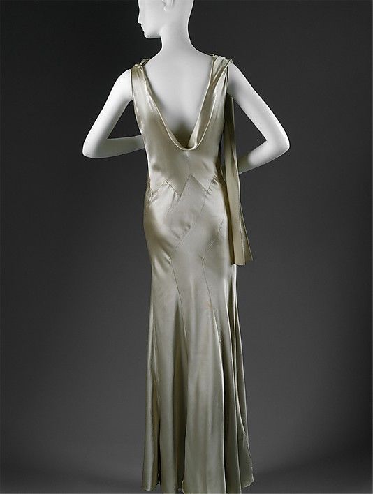 Here is another gorgeous gown from 1932, a Vionnet, of course. From the collections of the Metropolitan Museum of Art