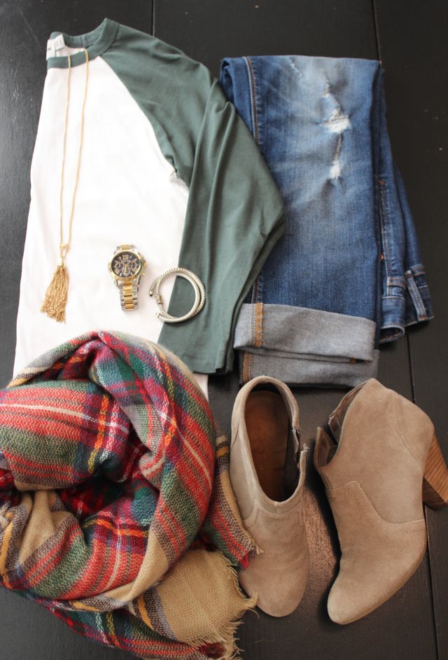 This is everything I love about fall fashion; baseball tee with ankle boots and boyfriend jeans; Zara scarf