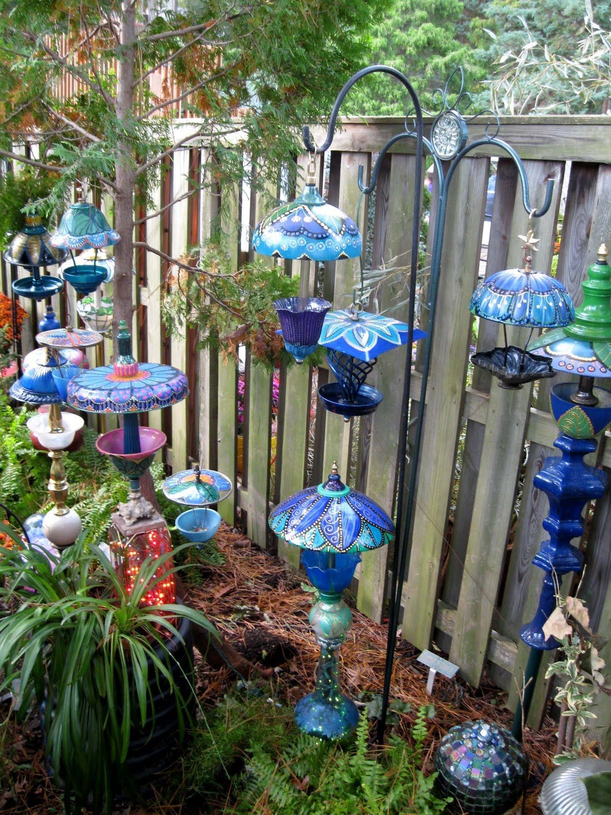 Donnas Art at Mourning Dove Cottage: Whimsical garden lamps and bird feeders