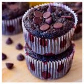 Honeybee Homemaker: Clean Chocolate Chip Brownie Muffins Delicious! Everyone loves them- perfect to stay healthy and satisfy your
