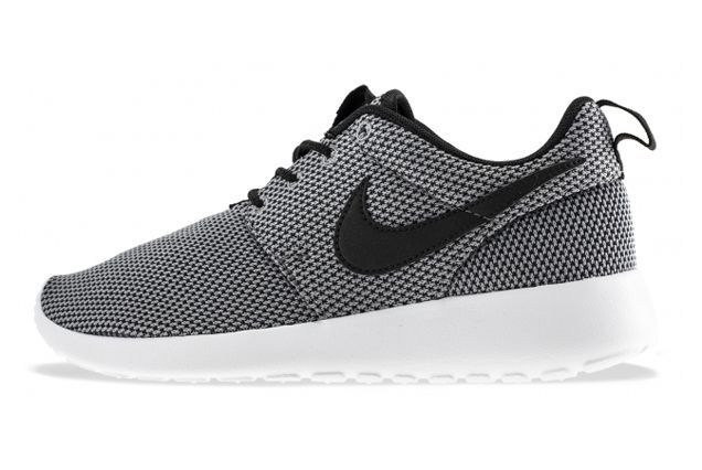 Style – Minimal + Classic: NIKE ROSHE RUN (2014 PREVIEW)