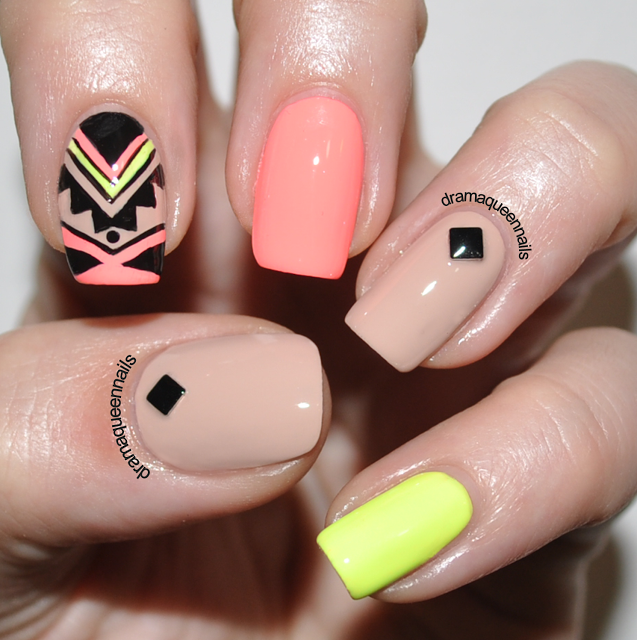 #31dc2013 – Day 16:Tribal Nails