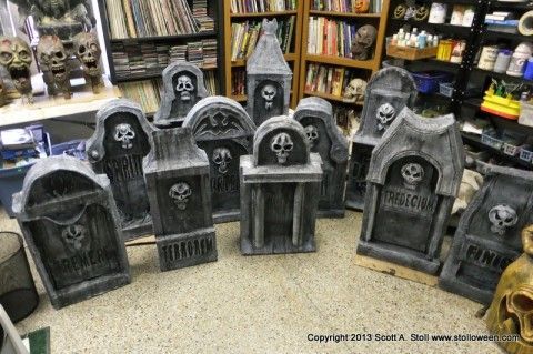 Amazing  – how to make tombstones from cardboard, foam and paper maiche.  Full instructions on how to do.