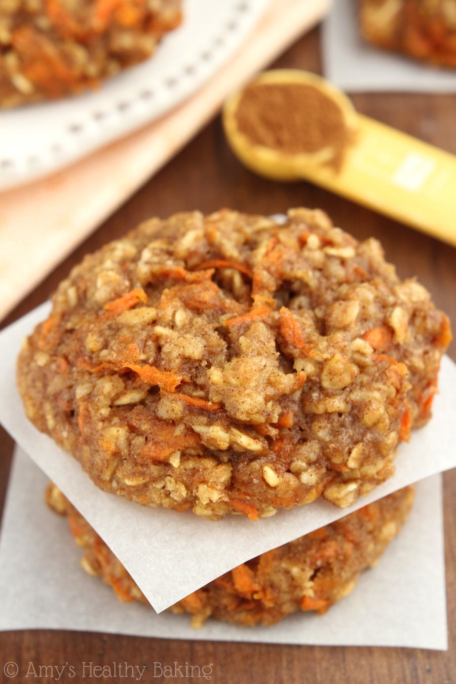 Clean-Eating Carrot Cake Oatmeal Cookies — these skinny cookies dont taste healthy at all! Youll never need another oatmeal
