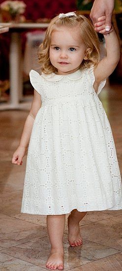 Gorgeous and classic little girl dress, love this, ….by Classic Clothes For Little Girls | Lovely
