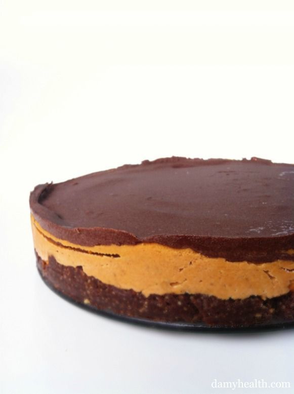 no bake – vegan – peanut butter chocolate pie… mmmm    If this recipe is as tasty as some other ones Ive tried on this site,