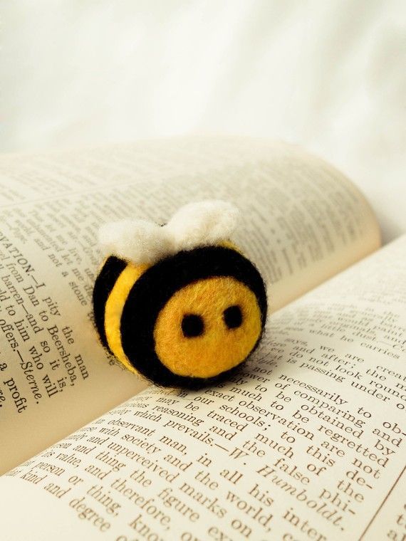 Buz the Bumble Bee wooly. It is needle felted from pure 100% wool. Why is this so cute? #bees