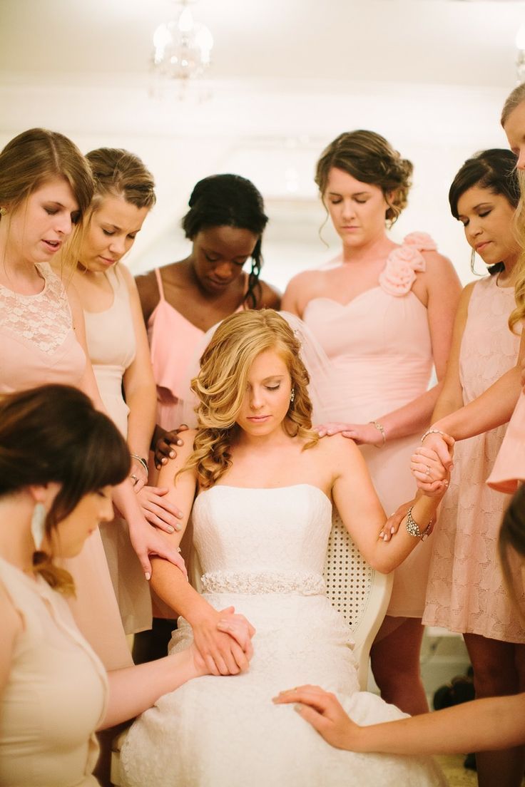 Christian Wedding Ideas: Bridesmaids prayer. Jessica Crews Photography