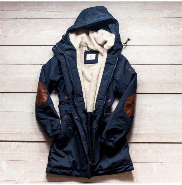 goodness….all these awesome outdoorsy apparel is killenn meehhhh // adventure clothes!!