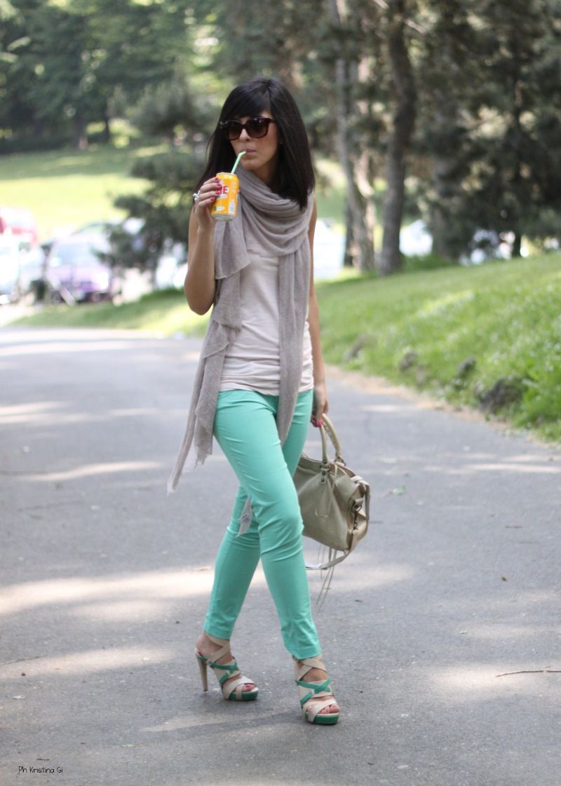 Mint + taupe