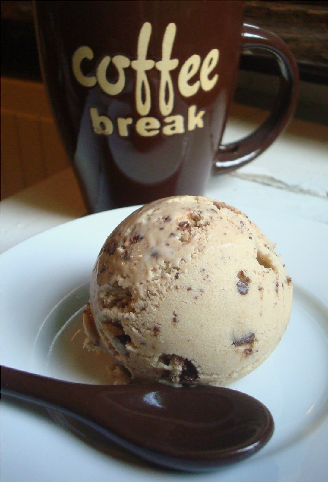 Nuts about food: “Coffee Chocolate Chip Ice Cream” recipe (it requires an ice cream machine)