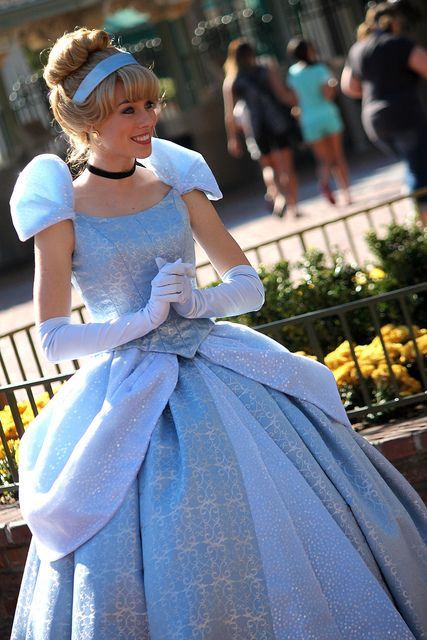 That is probably my dream job. I would love to be a princess face character sooo much!!!!!!