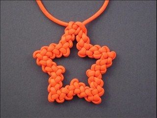 Tutorials for lots of nifty knots and cords (including this DeAna Star Sinnet)– by fusion knots