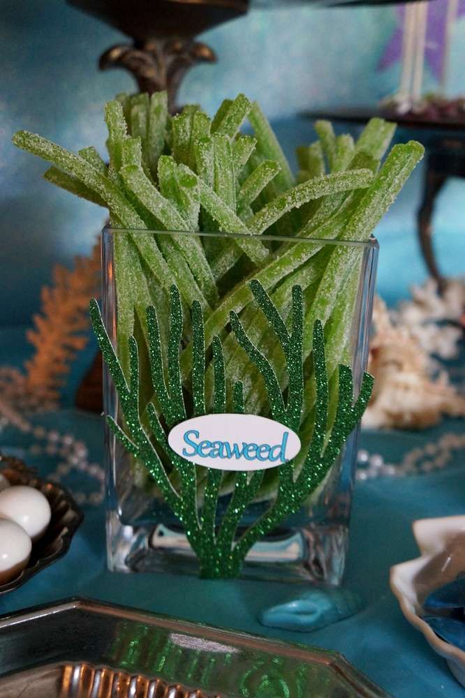Use green sour straws, green licorice or other candies to make a seaweed snack!