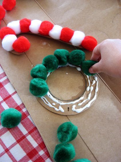 Easy christmas craft to do with little hands. I made these same crafts when I was the same age as my boys are now, and I still