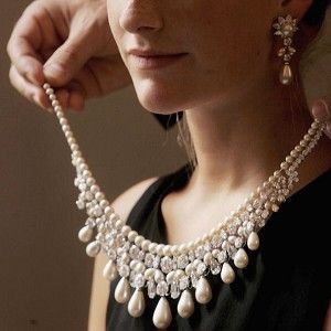 Harry Winston Centennial pearl necklace worth $ 20 million; but, you get to, ‘throw-in’, the earrings!