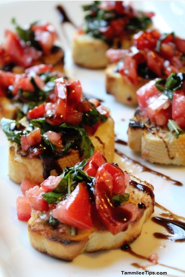 Super Easy Bruschetta Recipe! This Bruschetta is perfect for holiday parties. So easy to make and tastes amazing.