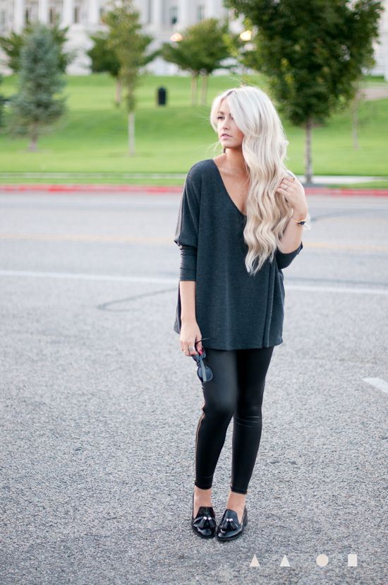 baggy sweater, leggings, loafers-love!