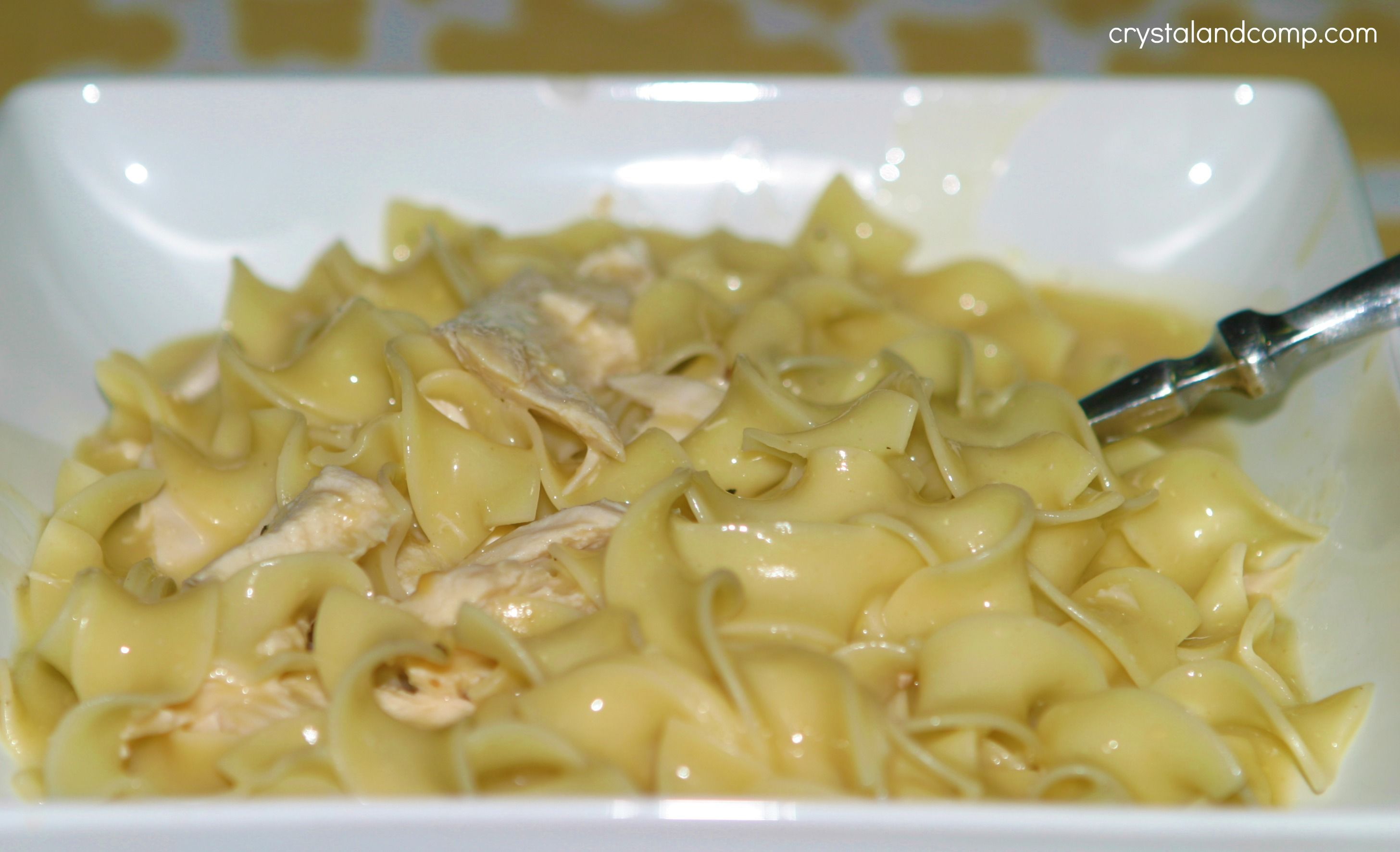 crockpot chicken and noodles Ingredients 4-6 chicken breasts 1 bag egg noodles 2 (10 oz) cans cream of chicken 14-15 oz can