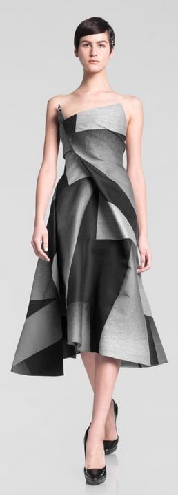 Donna Karan Pre Fall 2013. In love with this. Who wouldn’t feel stunning in this?