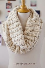 Lady by the Bay – Cozy Ribbed Scarf Knitting Pattern