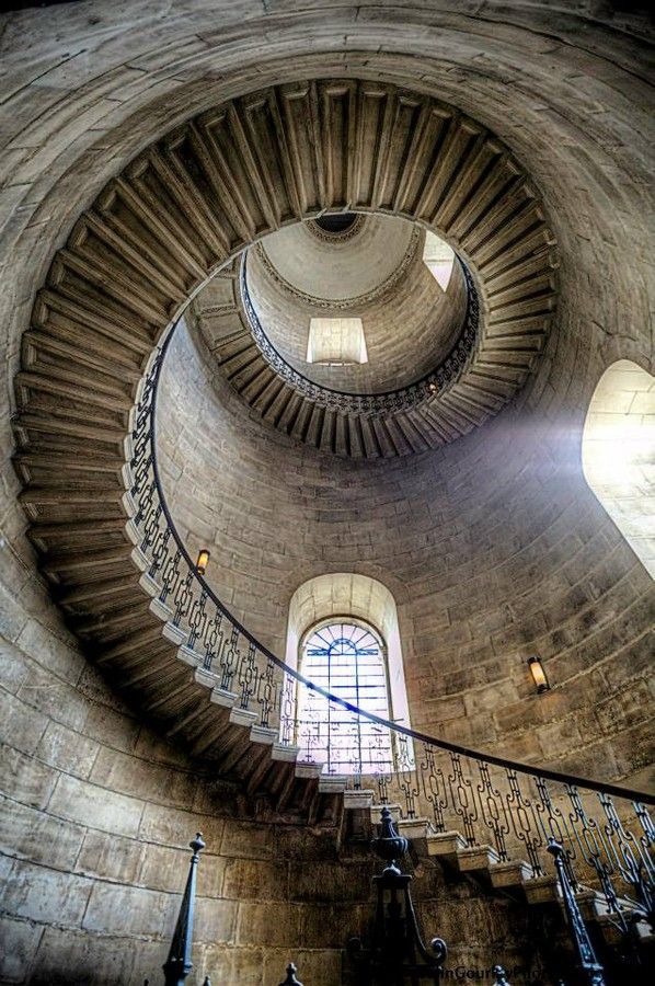 St Paul’s Cathedral – London Oh my!  I walked these stairs!! I needed oxygen!!