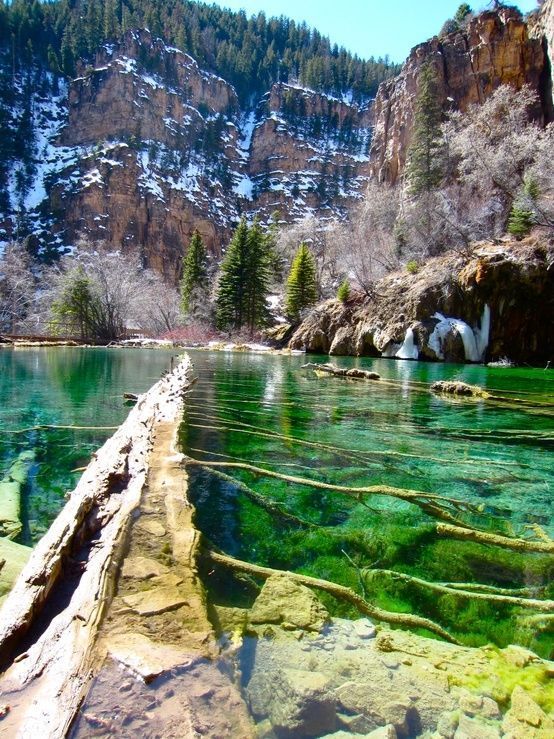 15 beautiful places in Colroado -Hanging Lake, Colorado