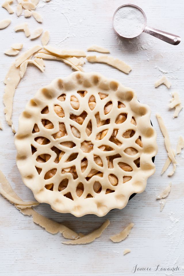 Apple pie ready for the oven | Janice Lawandi @ kitchen heals soul