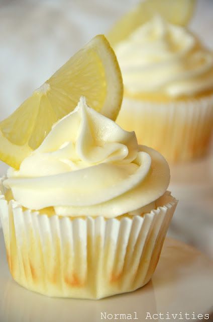 Limoncello cupcakes (lemon cupcake base + lemon curd filling + lemon buttercream).