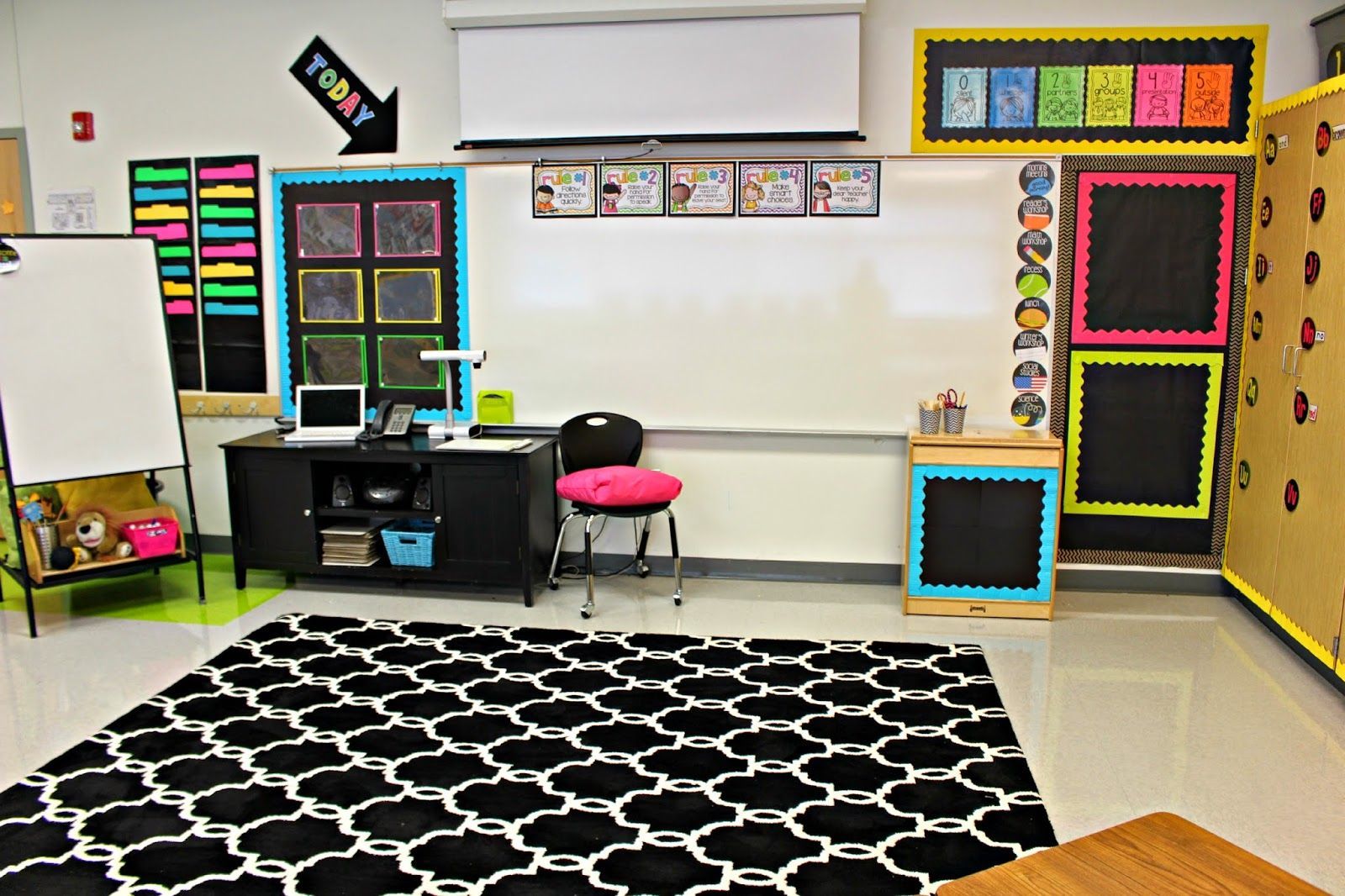 Love this classroom! Organization to die for! Neat, uncluttered, welcoming, calm, fresh. If money no object ;) . Classroom Tour