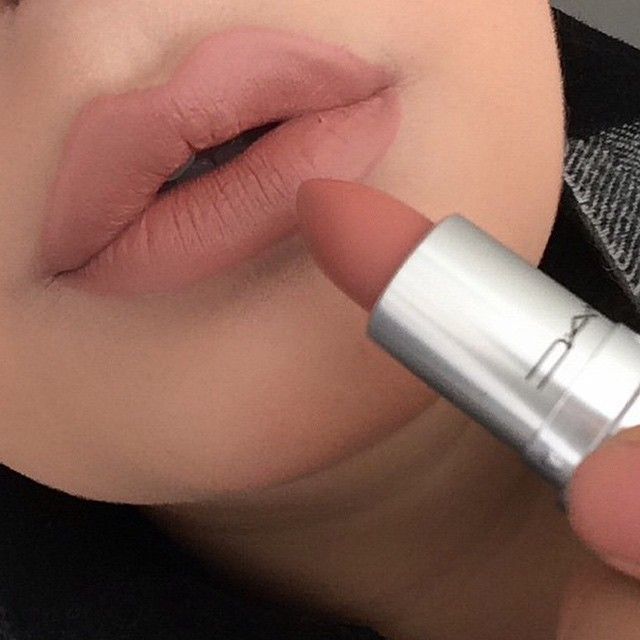 Mac Velvet Teddy lipstick