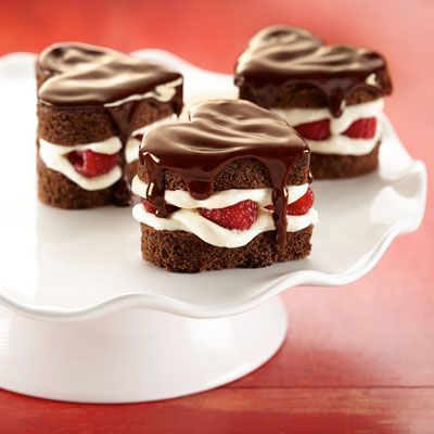 You’ll fall in love with these chocolate heart cakes. They’re made with moist chocolate cake, a creamy filling, fresh raspberries,