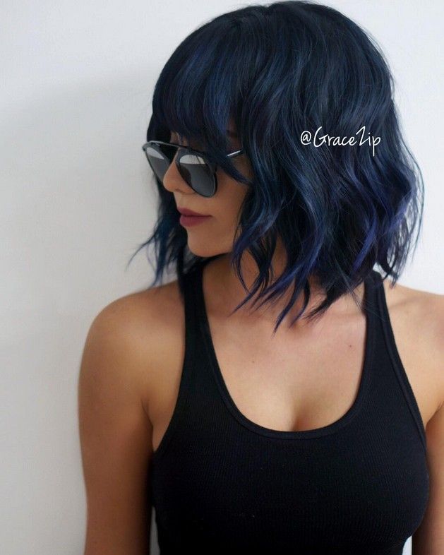 Looking for inspiring medium bob hairstyles? Mob haircuts a.k.a. medium length bobs are probably one of the most versatile and