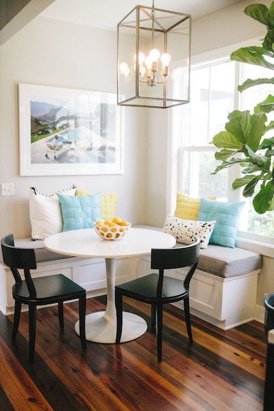 Breakfast nook idea. I love this. But I would change the black chairs for maybe a light yellow or white . Definitely doing this in