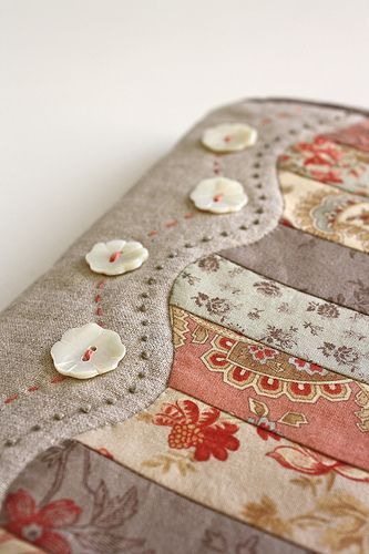 Cute way to finish a quilt or a table runner.